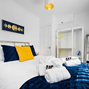Apartment In Canton St John's Court, Cardiff