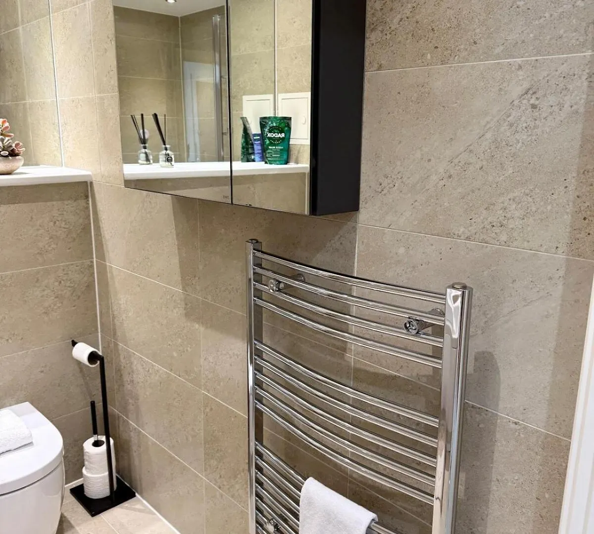Luxury Waterfront Apartment With Panoramic View Cardiff
