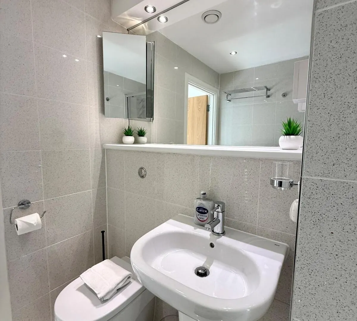 Luxury Waterfront Apartment With Panoramic View Cardiff 0*,  United Kingdom